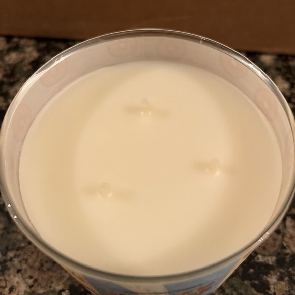 Goose Creek Candle Honey Crisps Candle. 3 Wick. - Picture 3 of 3